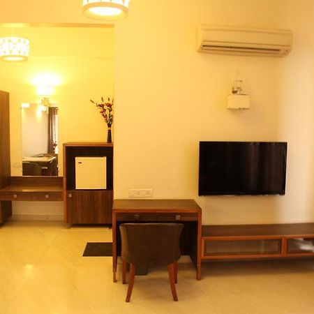 Hotel Grand 3D Bhuj Exterior photo